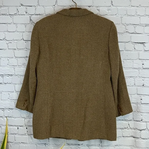 EMANUEL UNGARO Boucle Jacket Blazer Tan Tweed Wool Blend Neutral Classic Size 14 - Picture 2 of 5